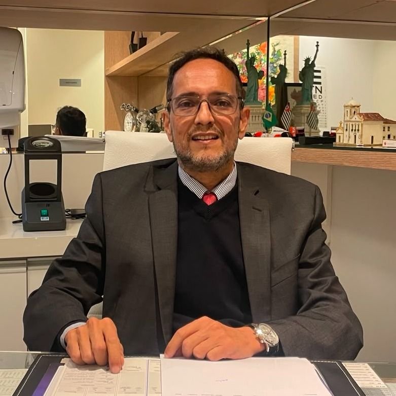 Dr. Valter Molina Koyanagi — Oftalmologista especialista em catarata